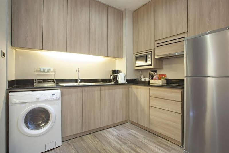 V Residence Serviced Apartment Банкок Екстериор снимка