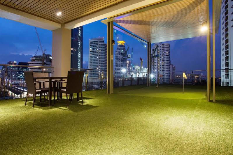 V Residence Serviced Apartment Банкок Екстериор снимка