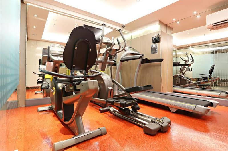 V Residence Serviced Apartment Банкок Екстериор снимка